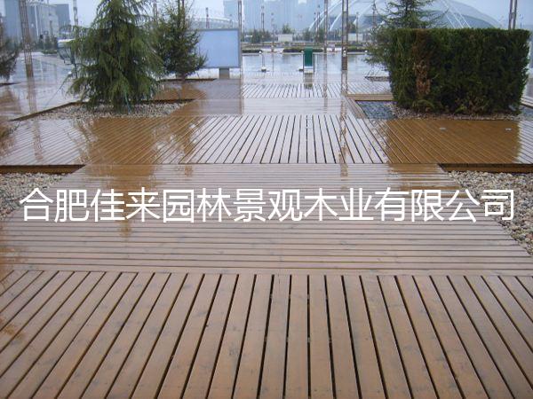 如何鋪貼防腐木地板？該怎樣護(hù)理呢？